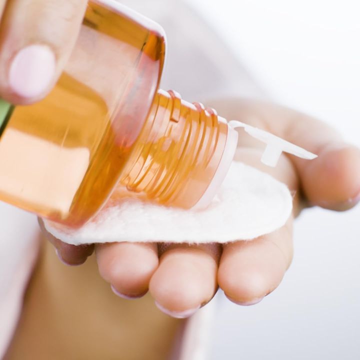 pixi-hello-kitty-glow-tonicexfoliating-toner-100ml-sakhis-toneri-photo-3