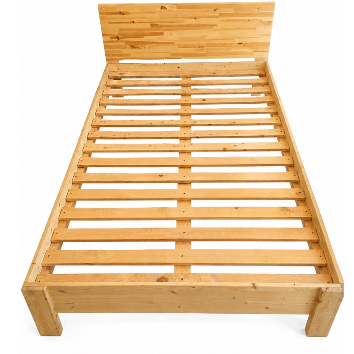 khelnaketi-fichvis-khis-satsoli-minimal-pine-bed
