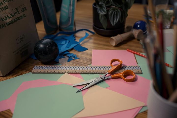 fiskars-classic-paper-scissors-17sm-makrateli-photo-2