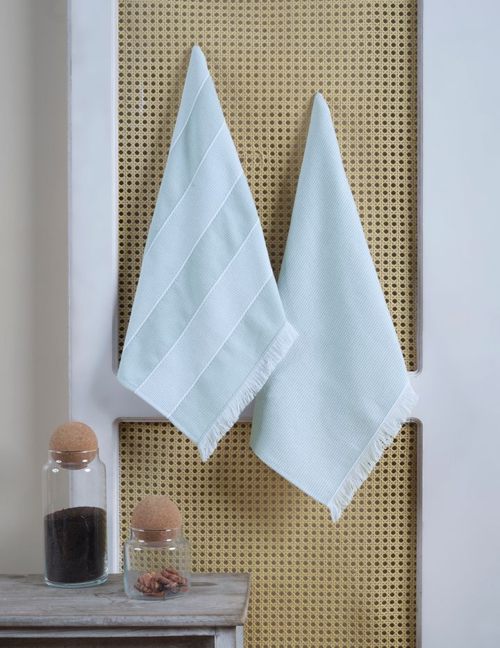 manamo-lots-samzareulos-pirsakhotsi-bambis-ghia-mtsvane-zhakaris-50x70-sm-2ts