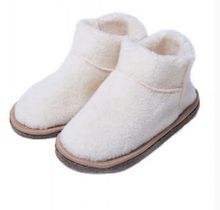 Product image of ოთახის ჩუსტი UGG BOOTS KIDS ნატურალური შალის ვანილი თეთრი