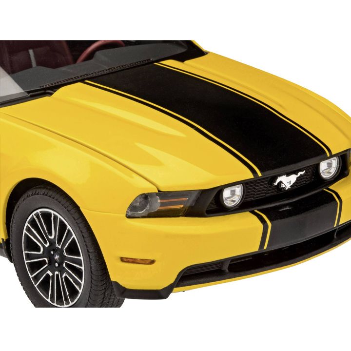 revell-2010-ford-mustang-gt-125-konstruqtori-photo-3