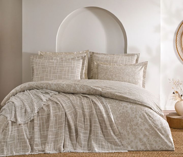 puffyaravani-200x220-orsatsoliani-tetreulis-nakrebi-photo-2