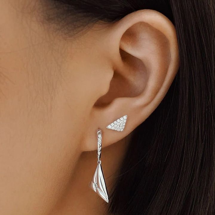 ania-haie-e059-06h-saqure-photo-2