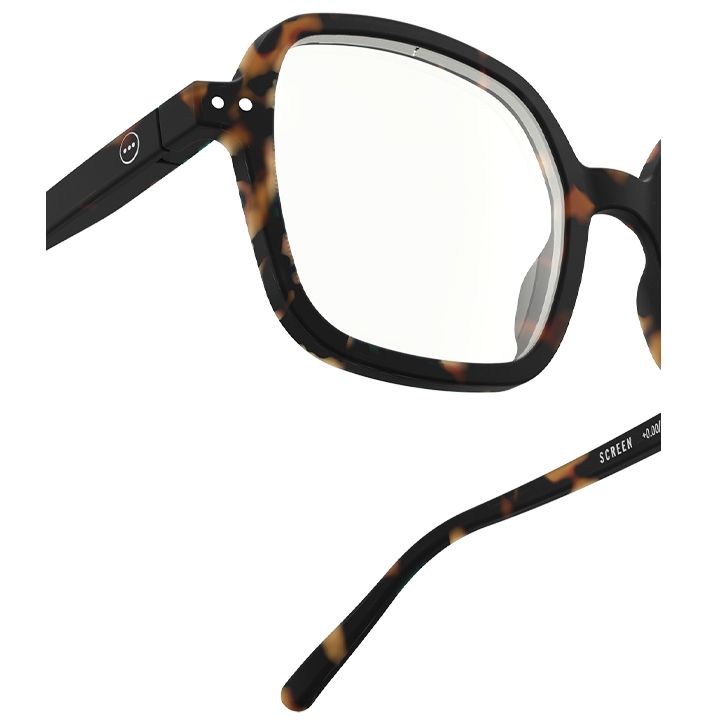 giggles-screen-office-tortoise-qalis-satvale-photo-3