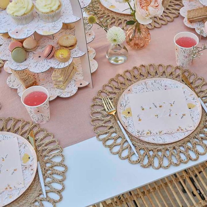 qaghaldis-khelsakhotsi-happy-birthday-floral-16ts-photo-2