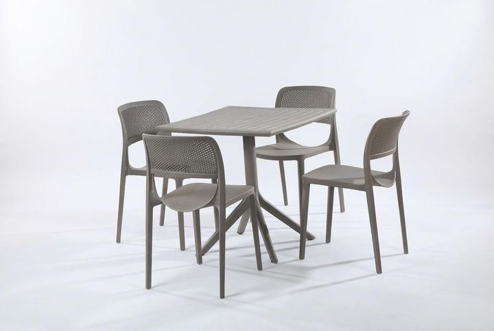 comfort-room-turquli-plasmasis-magida-da-4-skami-natsrisferi