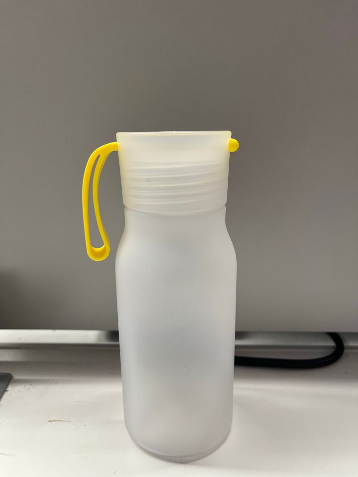botligradient-color-plastic-bottle-with-strap-350mlwhite