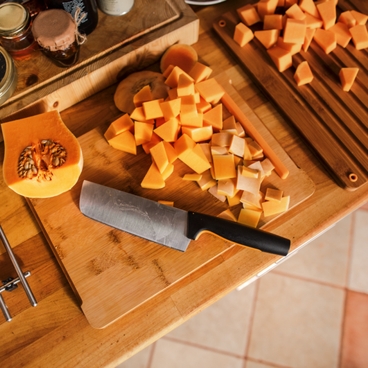 fiskars-ff-nakiri-knife-dana-photo-2