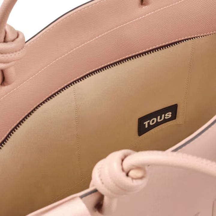 tous-handbag-395910459-qalis-khelchanta-photo-2