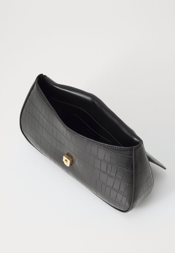 calvin-klein-croc-embossed-handbag-khelchanta-photo-3