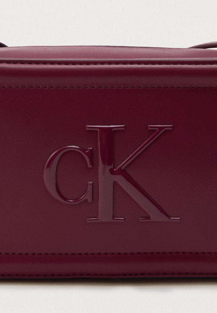 calvin-klein-shoulder-bag-bold-qalis-chanta-photo-4