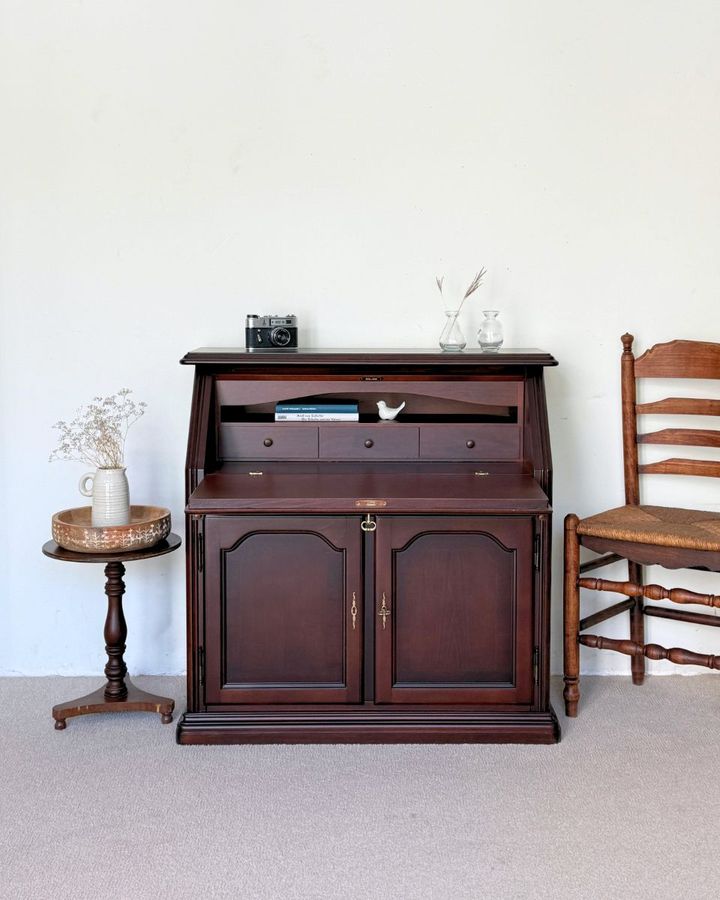 collector-tbilisi-alublis-khis-sekreteri-restavrirebuli-photo-3