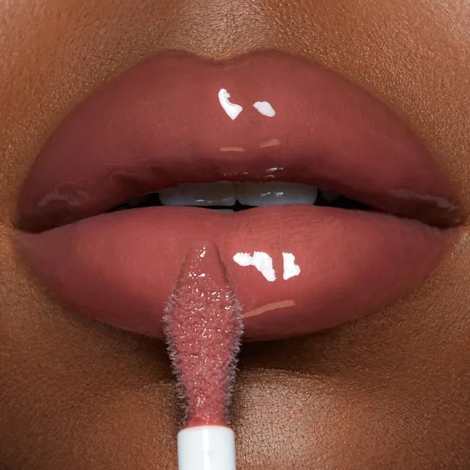charlotte-tilbury-pillow-talk-plumping-lip-kit-pillow-talk-medium-sasachuqre-nakrebi-samgzavro-zomis-tuchsatskhit-da-fanqrit-photo-2