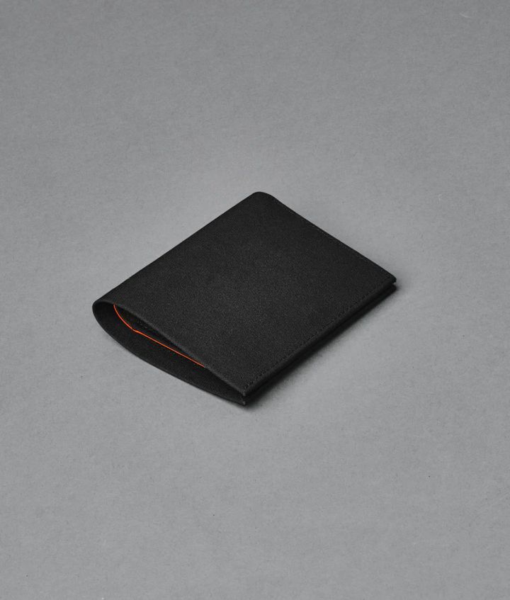 alpaka-ark-bifold-cash-wallet-black-axoflux-300d-safule-photo-3