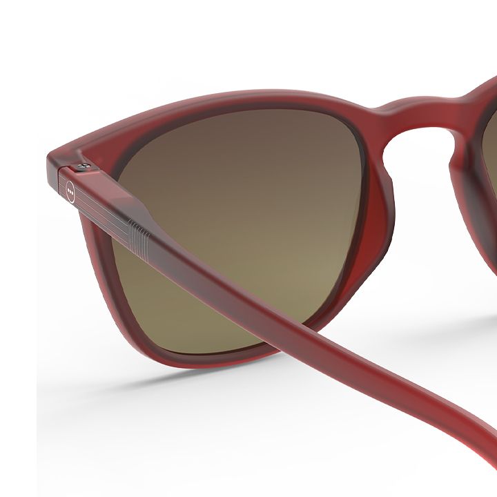 izipizi-e-sun-crimson-mzis-satvale-photo-4