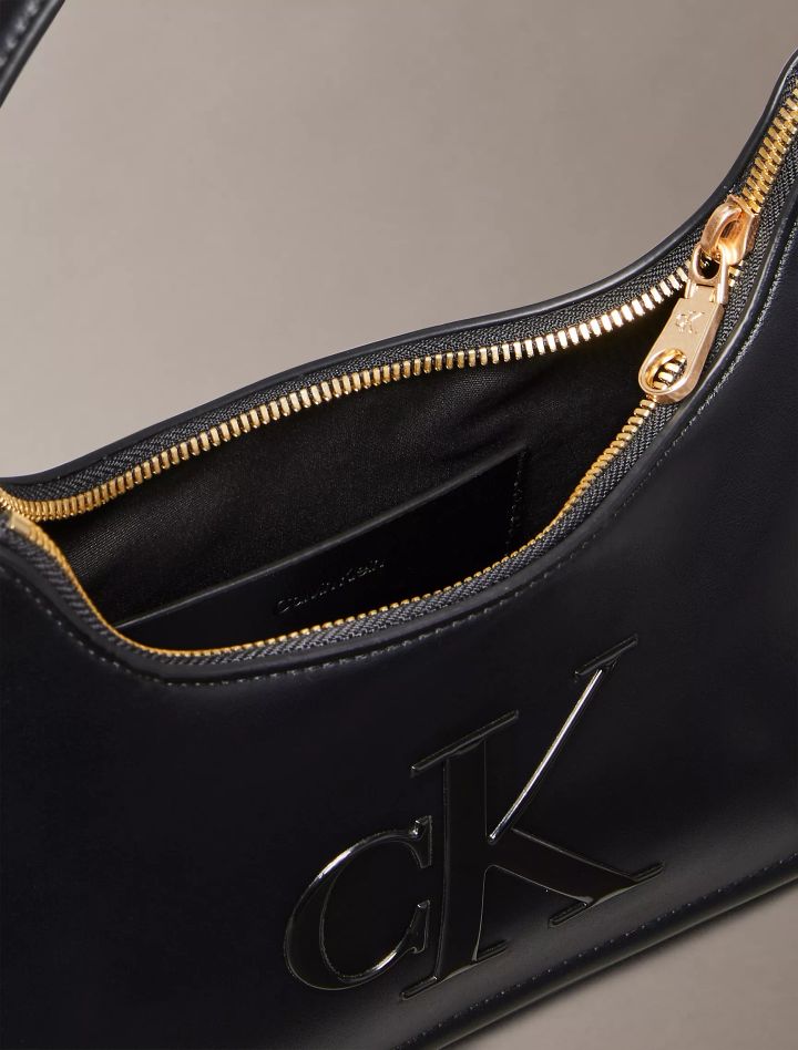 calvin-klein-embossed-monogram-shoulder-bag-gadasakidi-chanta-photo-3