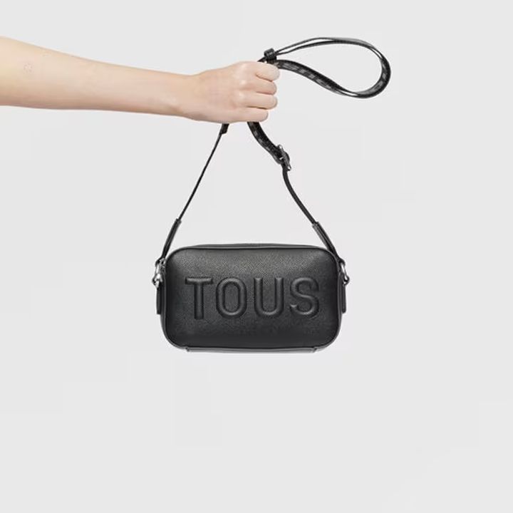 tous-handbag-395910507-qalis-khelchanta-photo-2