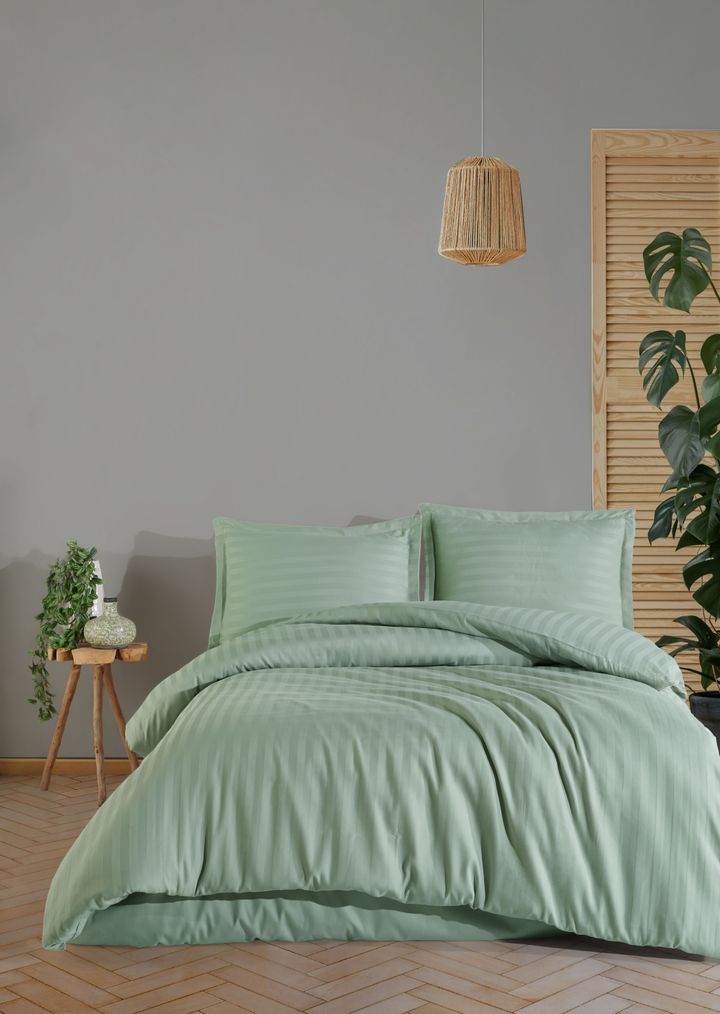 manamo-satinis-tetreulis-nakrebi-photo-2