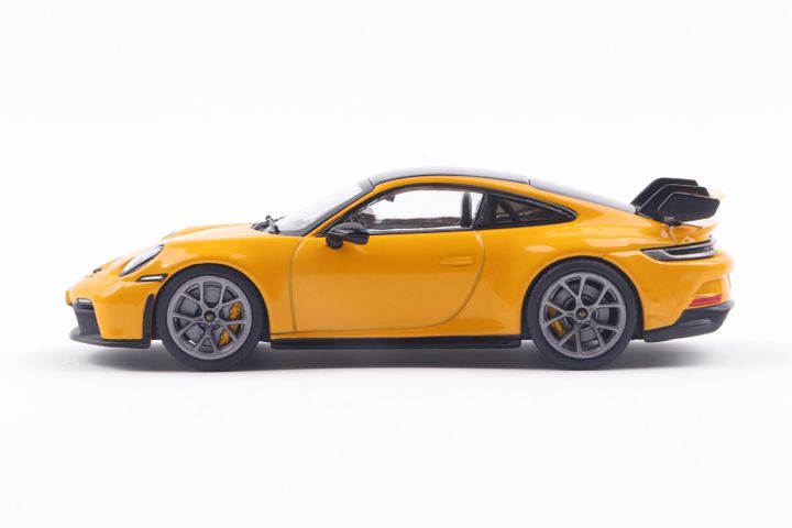 porshe-992-gt3-2023-klasikuri-modeli-photo-2