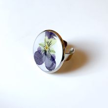 Product image of ვერცხლისფერი ბეჭედი ბუნებრივი ყვავილით