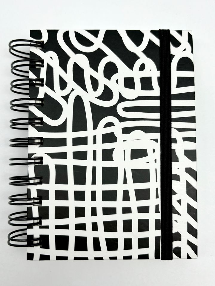black-white-collection-20-a6-wire-bound-book-with-band-bloknoti