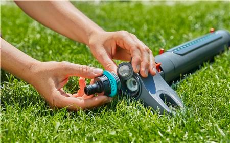 gardena-sprinkleri-oscillating-sprinkler-aquazoom-m-photo-2