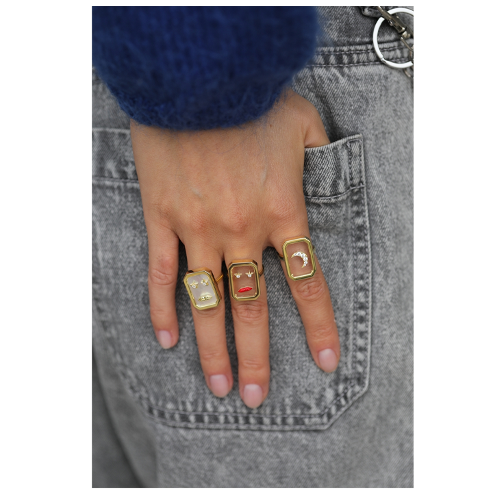 eshvi-mop-golden-kiss-face-lip-bechedi-photo-2