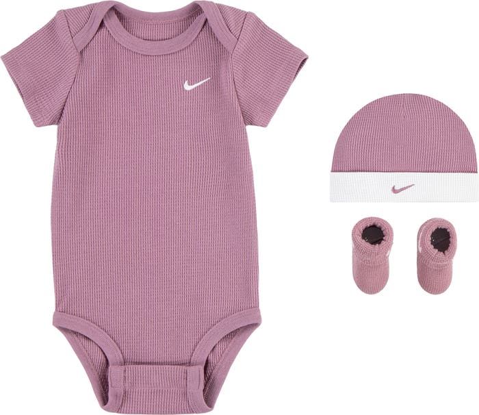nike-gogos-boqsi