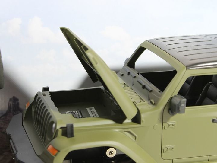 mtsotsavi-manqana-distantsiuri-martvit-114-jeep-wrangler-rock-crawler-photo-2