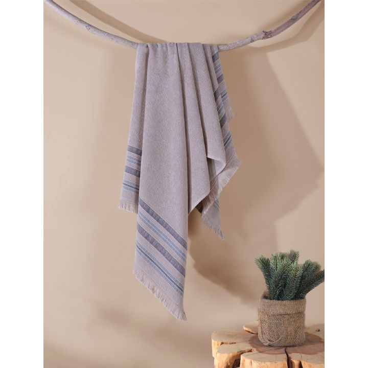 manamo-sapphire-abazanis-pirsakhotsi