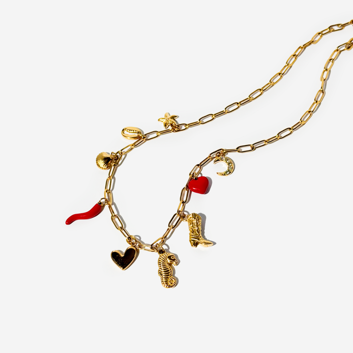 titanis-mooqrovili-qelsabami-charmebit