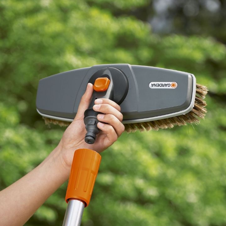 gardena-saretskhi-jagrisi-wash-brush-photo-2