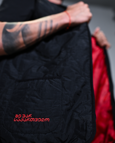 nakrebis-zhileti-shavi-photo-4