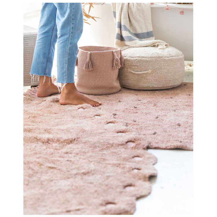 lorena-canals-pine-cone-vintage-nude-khelnaketi-sabavshvo-khalicha-photo-2