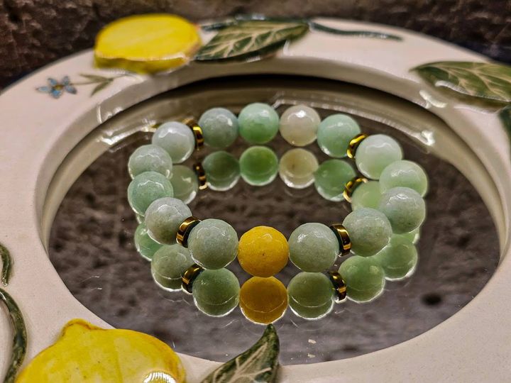 qalis-samajuri-naturaluri-qvebit-maldivebi-photo-2