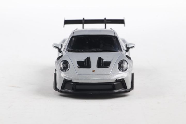 porshe-992-gt3rs-2023-klasikuri-modeli