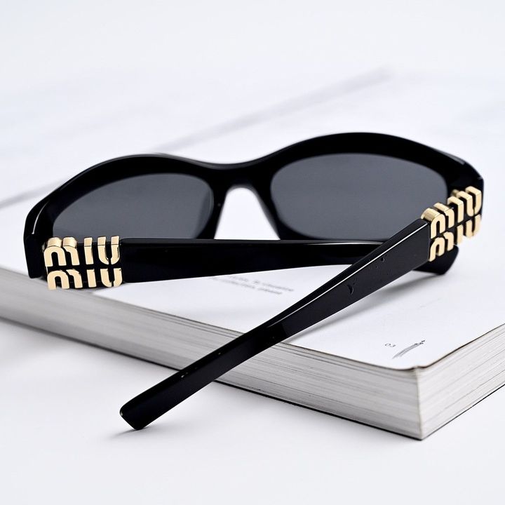 miu-miu-sunglasses-with-logo-qalis-mzis-satvale-photo-2
