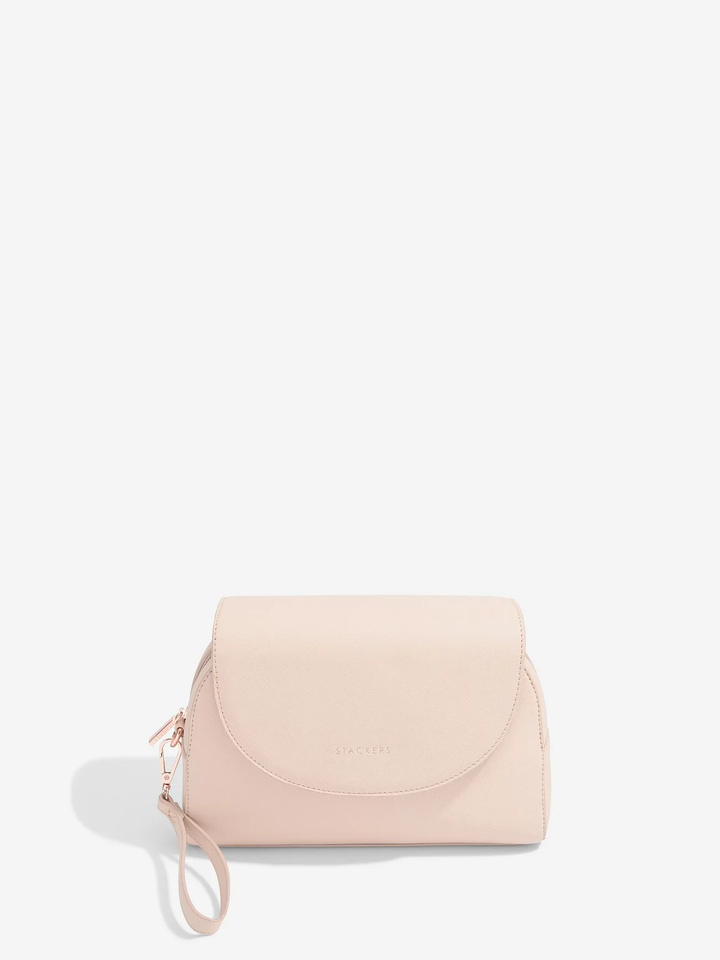 stackers-74301-qalis-chanta