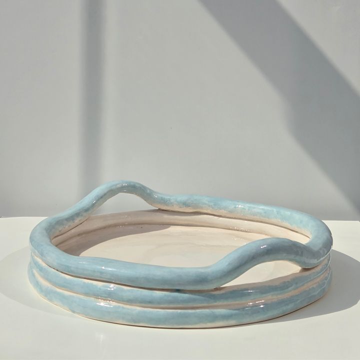 clay-and-whiskers-khelnaketi-keramikis-tefshi-servirebistvis