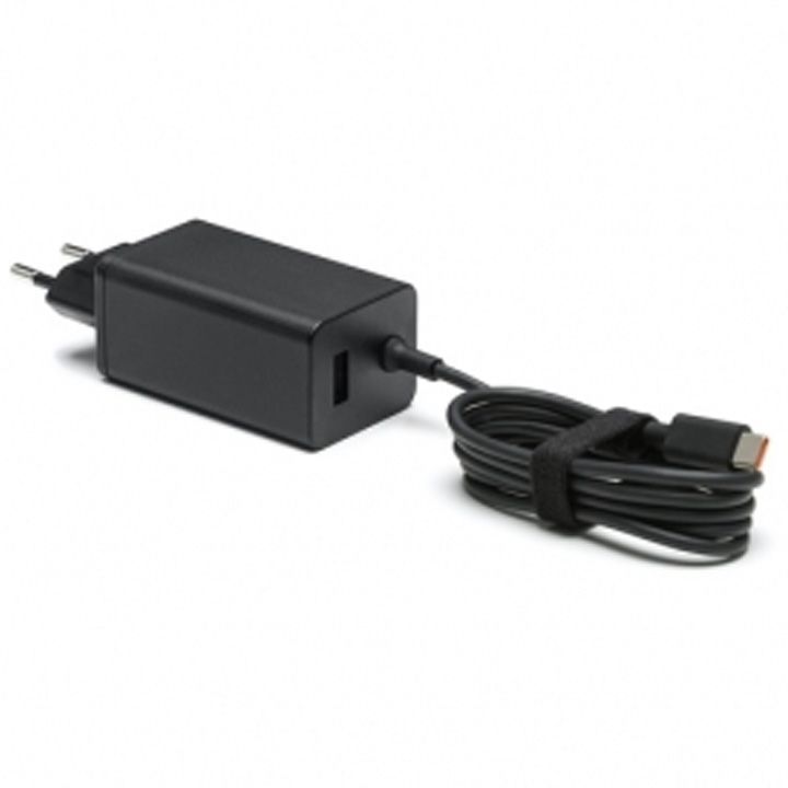 dji-65w-portable-charger-dronis-damteni-photo-3