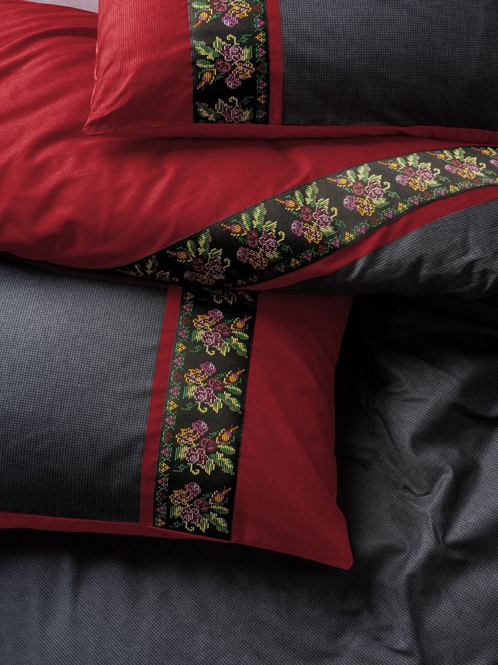 folk-art-lienzo-double-duvet-cover-set-anthracite-orsatsoliani-tetreulis-nakrebi-photo-2