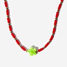 Product image of ყვავილის ფორმის ტიტანის მოოქროვილი ყელსაბამი