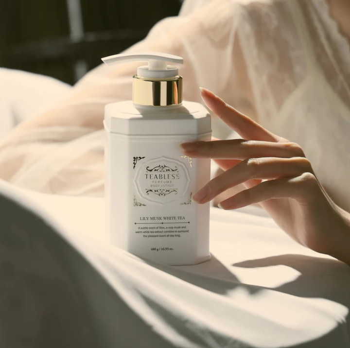 teabless-lily-musk-white-tea-perfume-body-lotion-surnelovani-tanis-losioni-photo-3