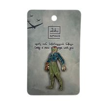 Product image of პეტრე ოცხელის „მფრინავი მღებავის“ ემალის პინი