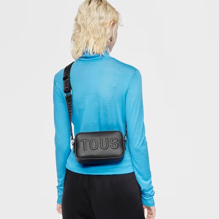 tous-handbag-395910507-qalis-khelchanta-photo-3