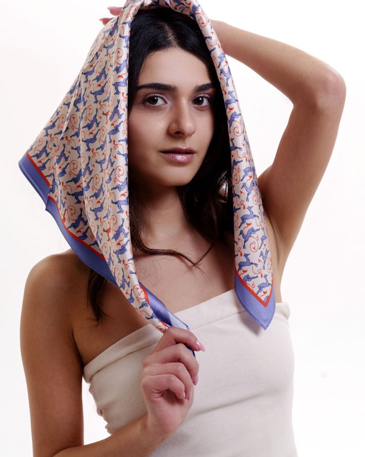 jovani-mora-sharfi-irmis-nakhtomi-naturaluri-abreshumi-bezhi-narinjisferi-photo-2