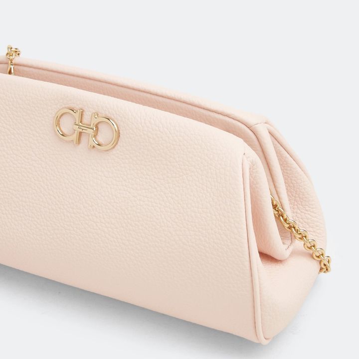 salvatore-ferragamo-gancini-pale-pink-bag-qali-chanta-photo-4