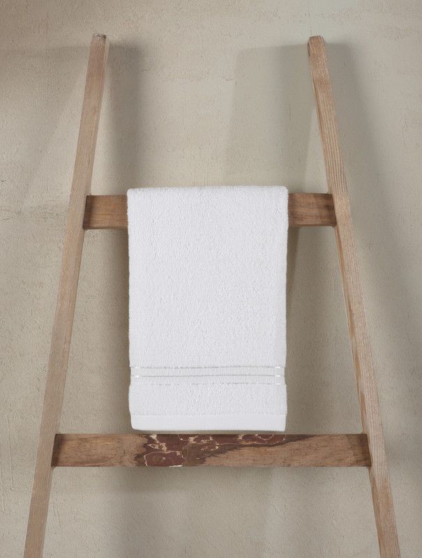 manamo-jess-khelis-pirsakhotsi-bambis-kremisferi-30x50-sm