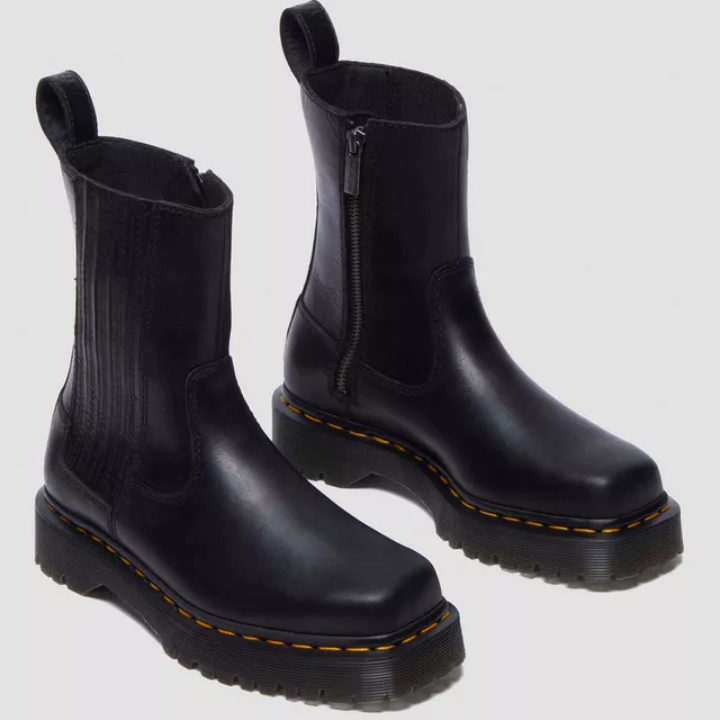 drmartens-cheqma-originali-shefutvit-naturaluri-tqavi